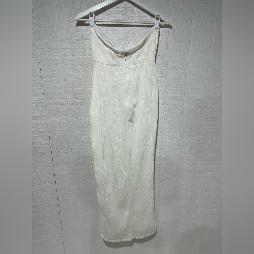 Elegant White Halter Maxi Dress - Picture 6 of 13